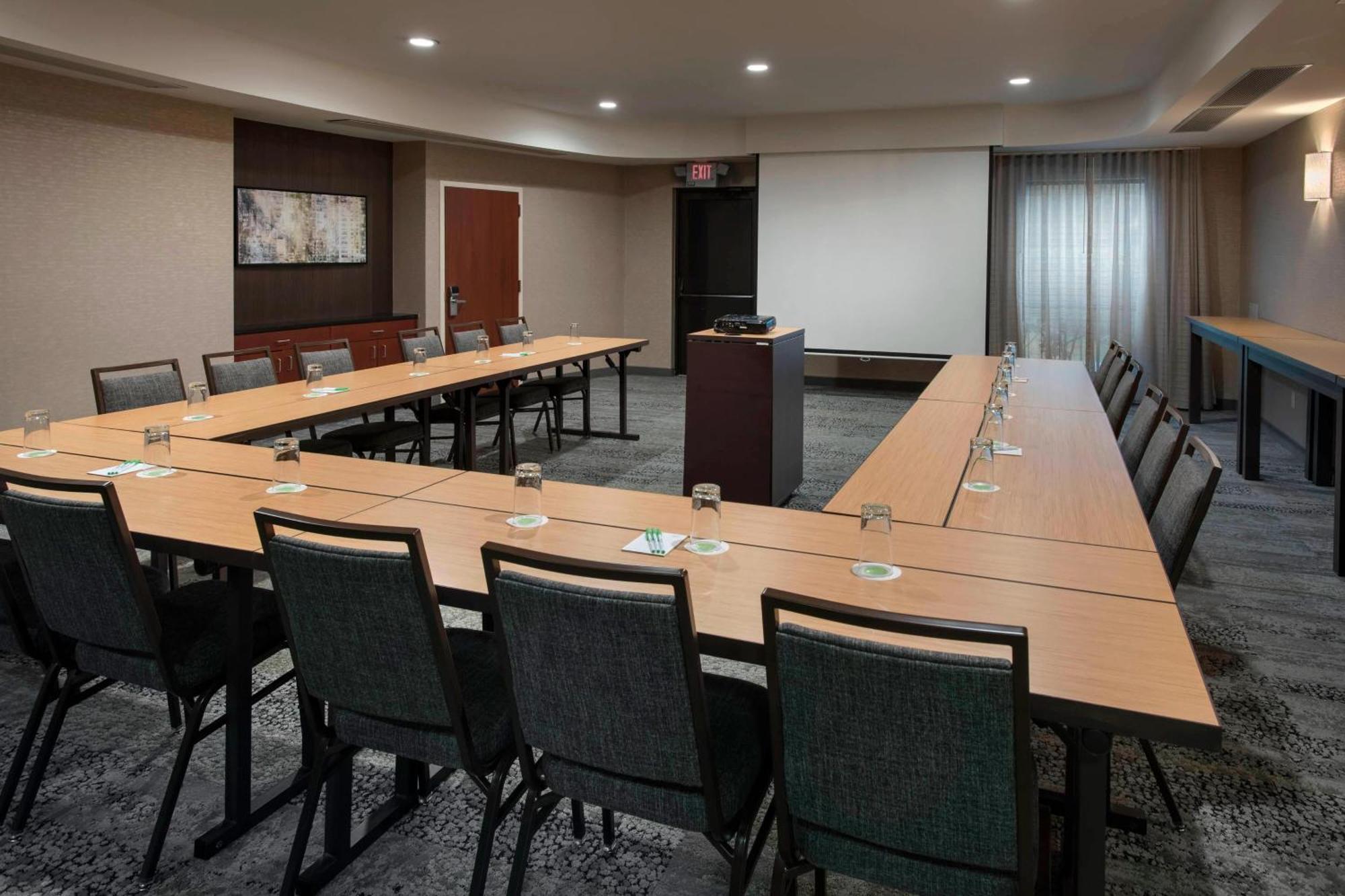 Courtyard By Marriott Lebanon Hotel Екстериор снимка