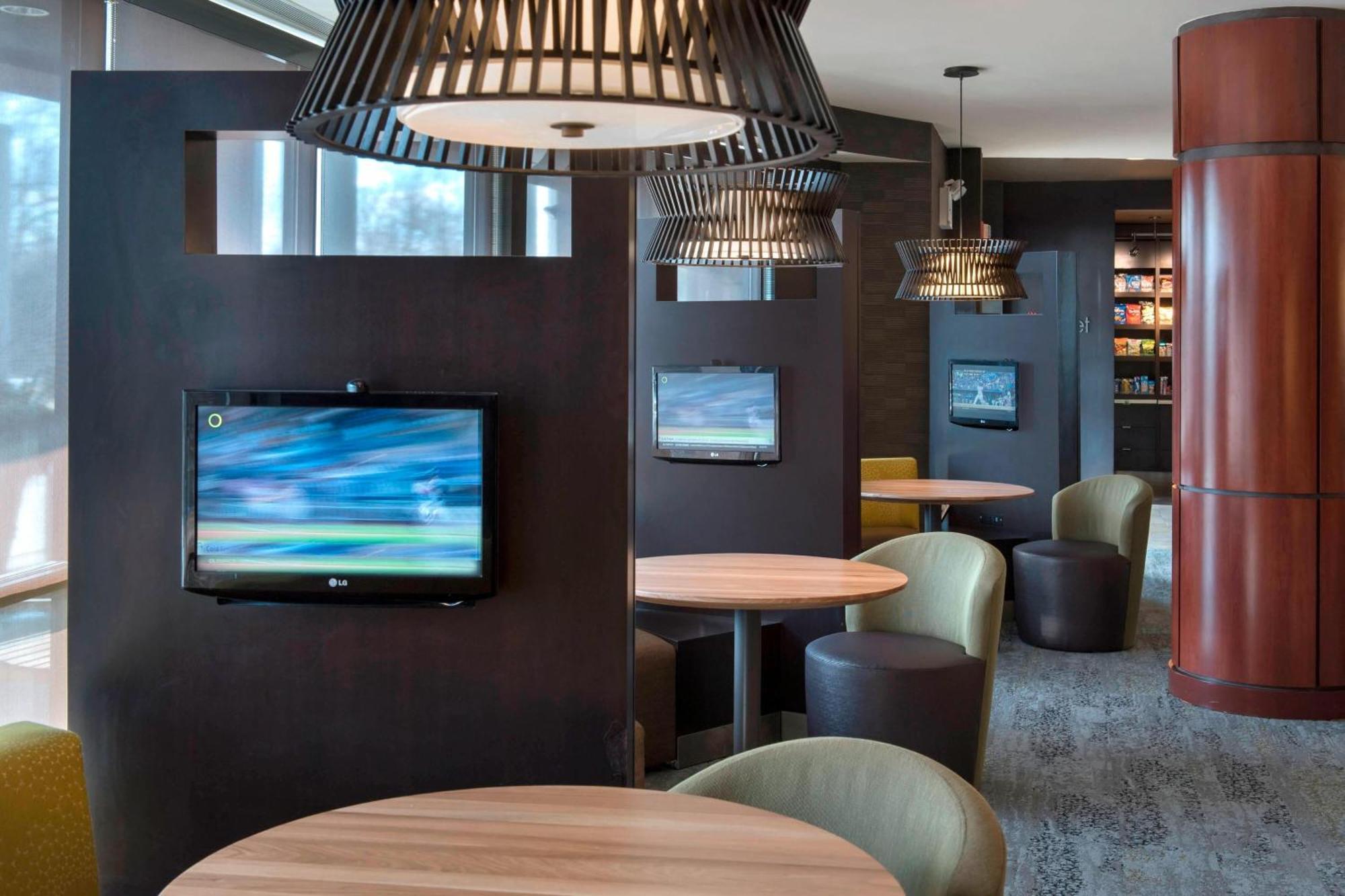 Courtyard By Marriott Lebanon Hotel Екстериор снимка