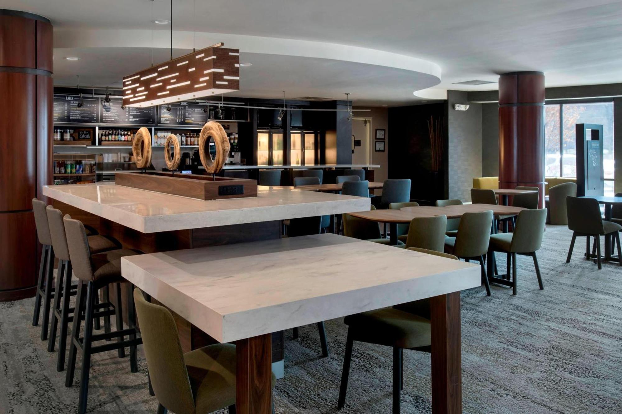 Courtyard By Marriott Lebanon Hotel Екстериор снимка
